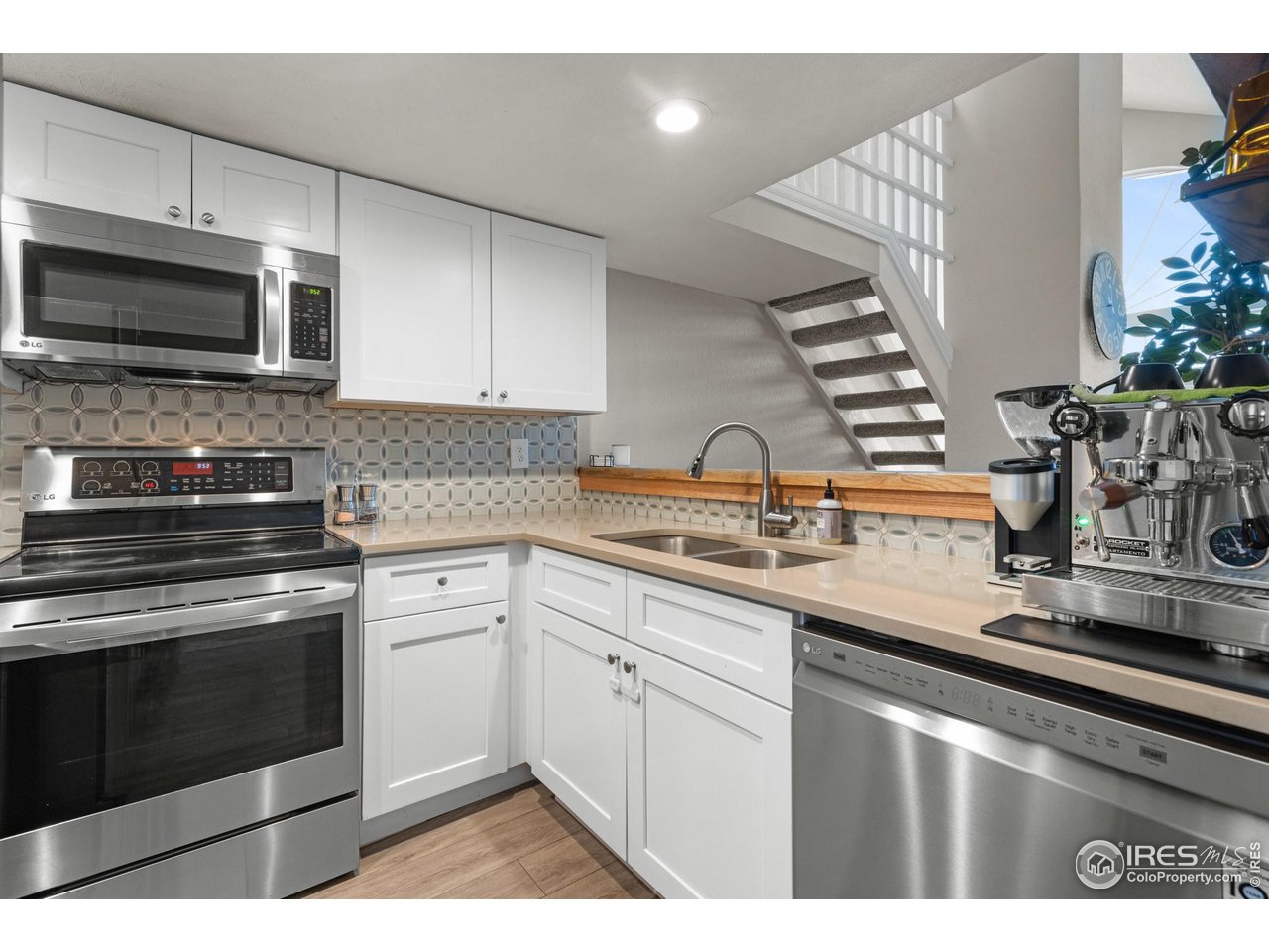 7436 Singing Hills Ct