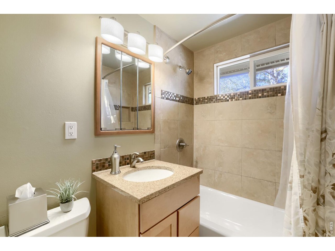 125 S 33rd St