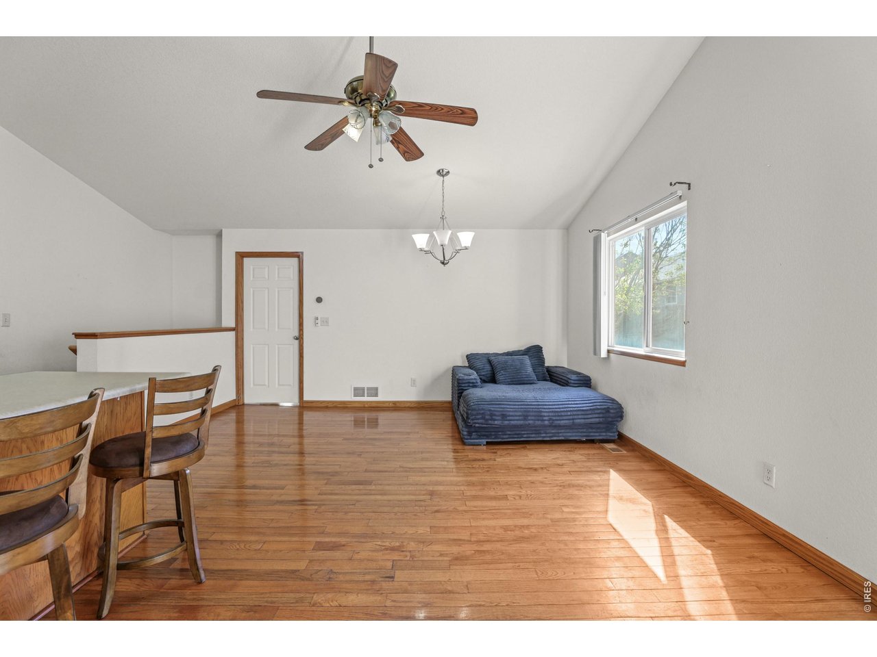 290 S 5th St Way