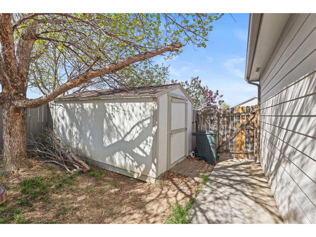 290 S 5th St Way