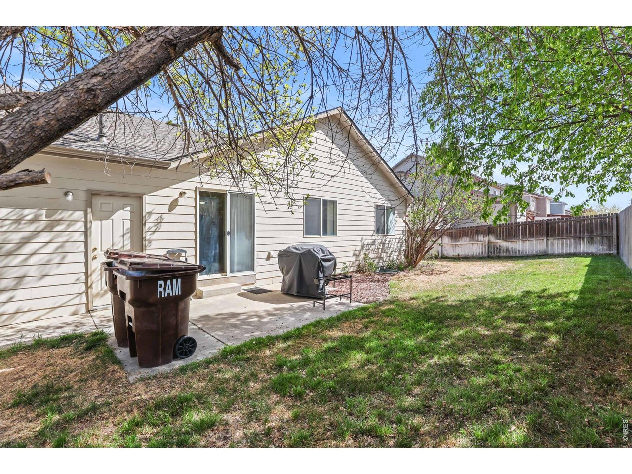 290 S 5th St Way