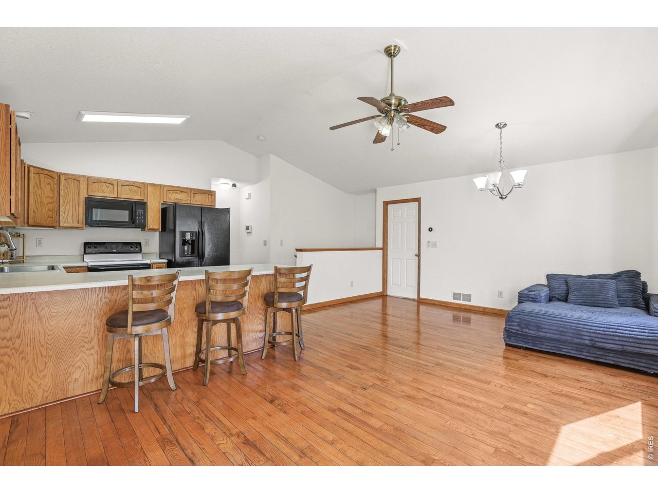 290 S 5th St Way