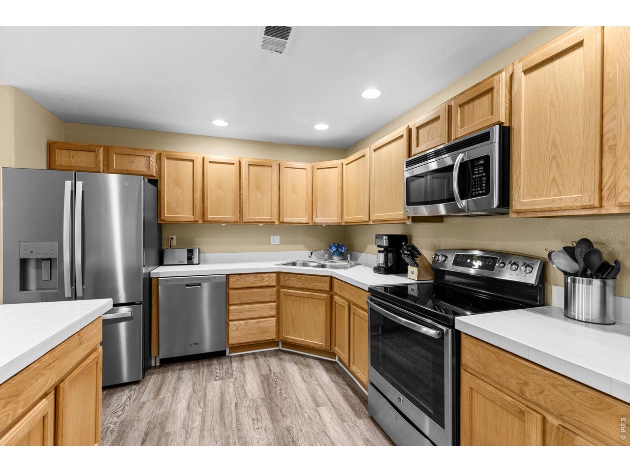 1012 Sonoma Cir 5B