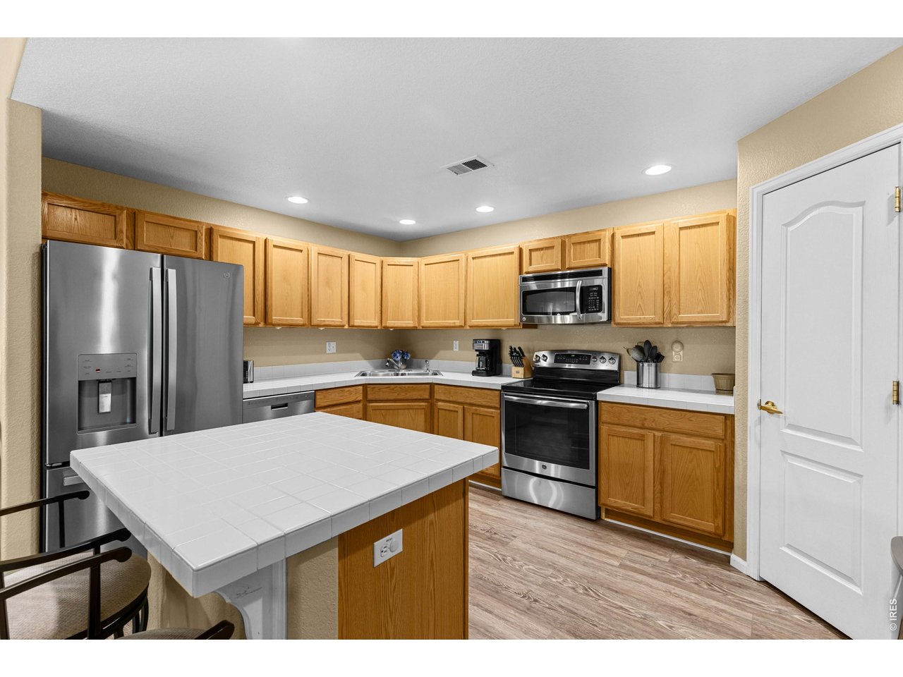 1012 Sonoma Cir 5B