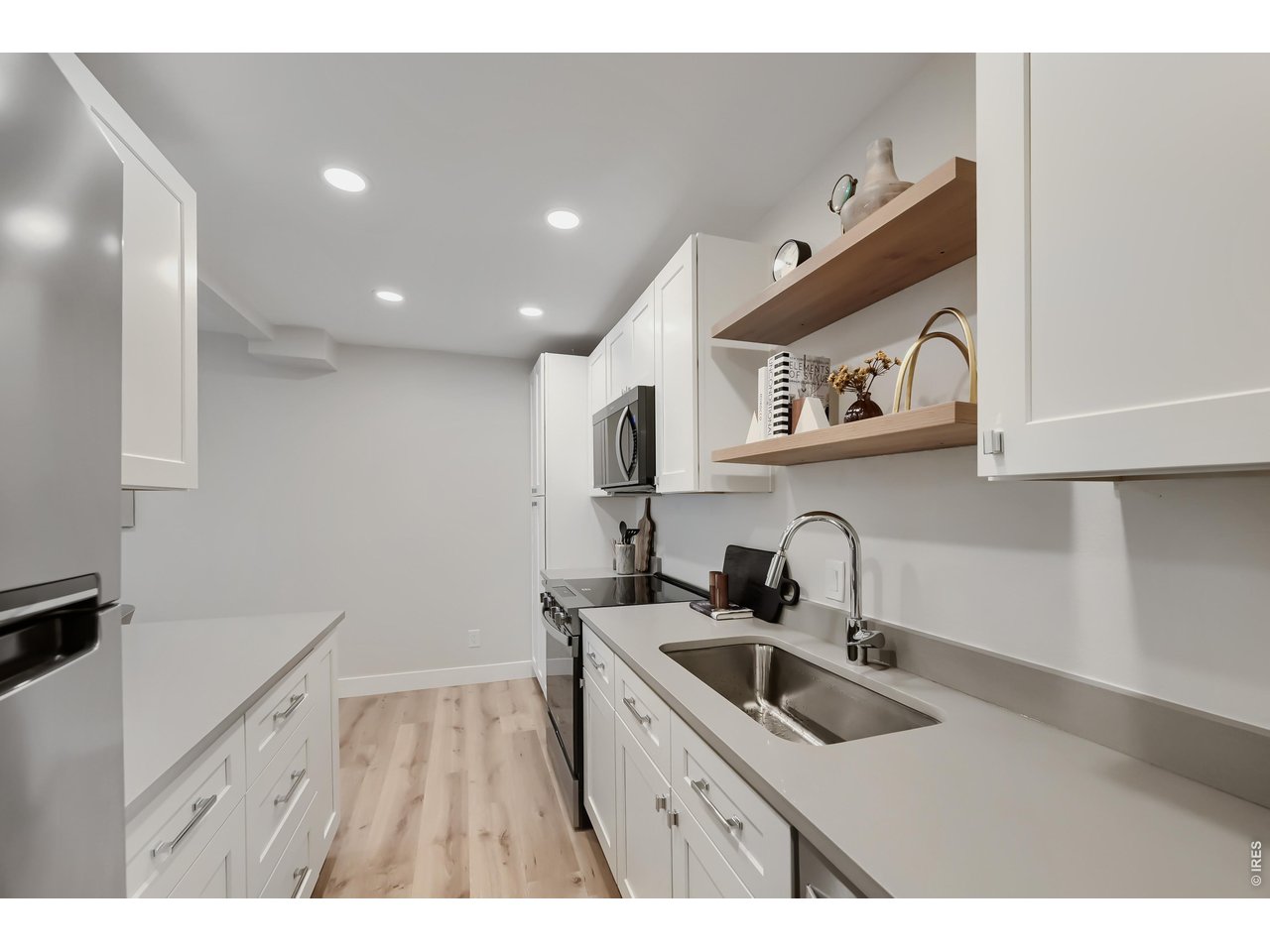 1111 Maxwell Ave 110