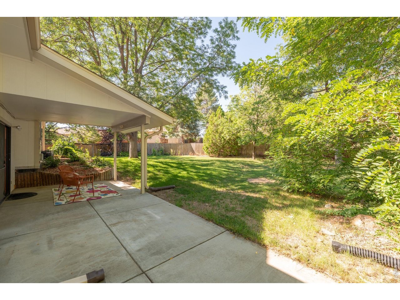 2927 Lakeshore Dr