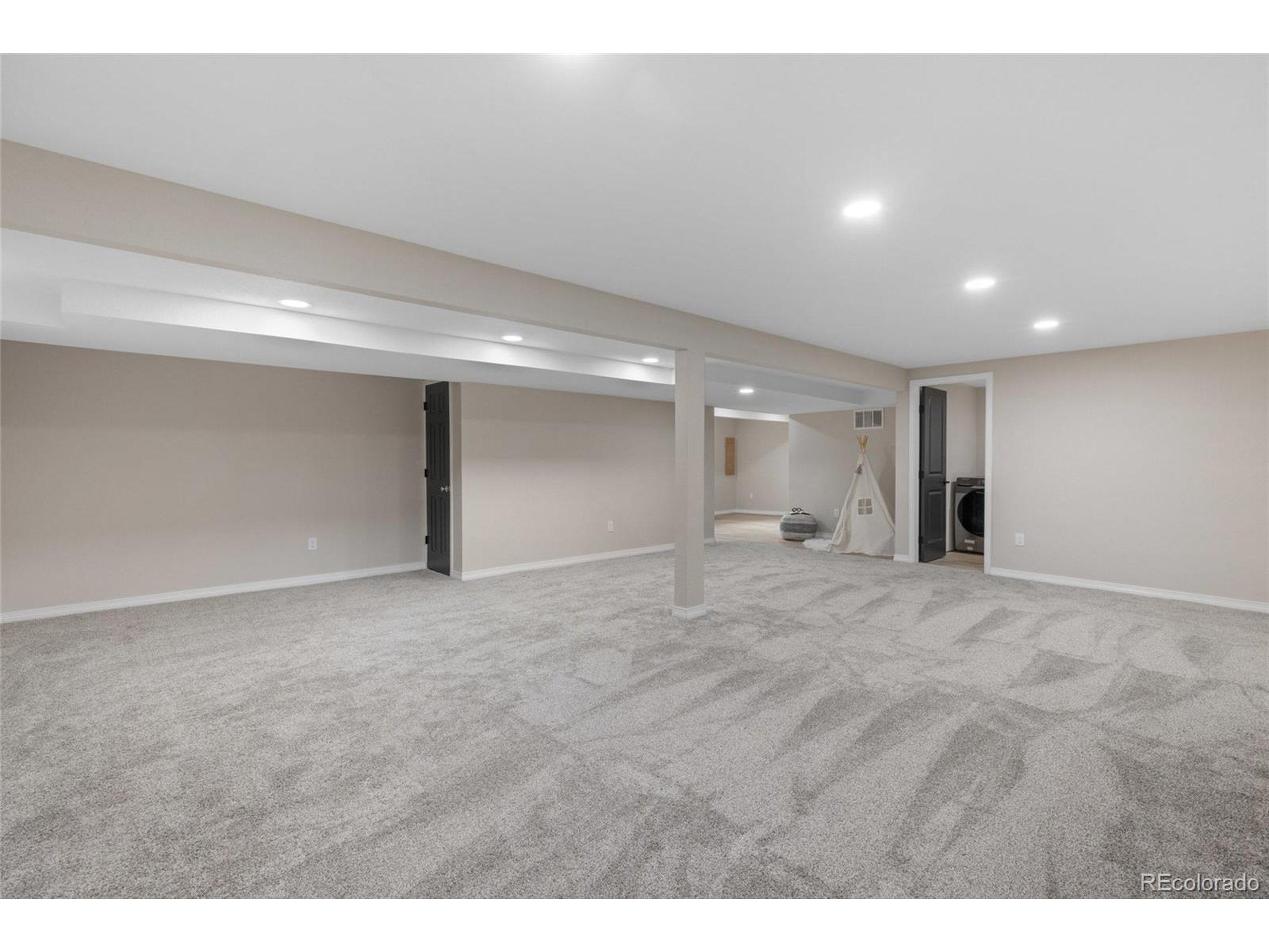 8195 Field Ct