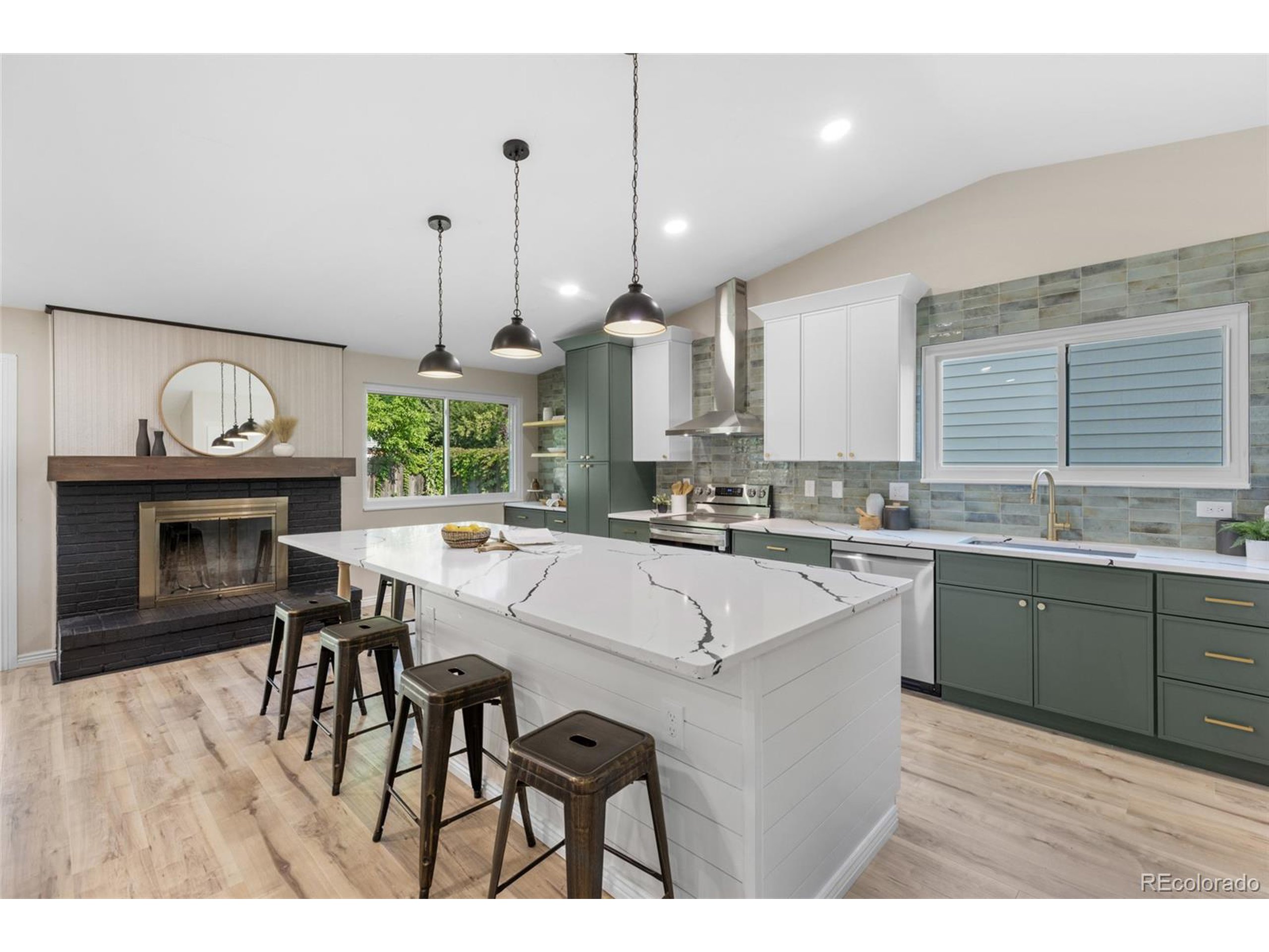 8195 Field Ct