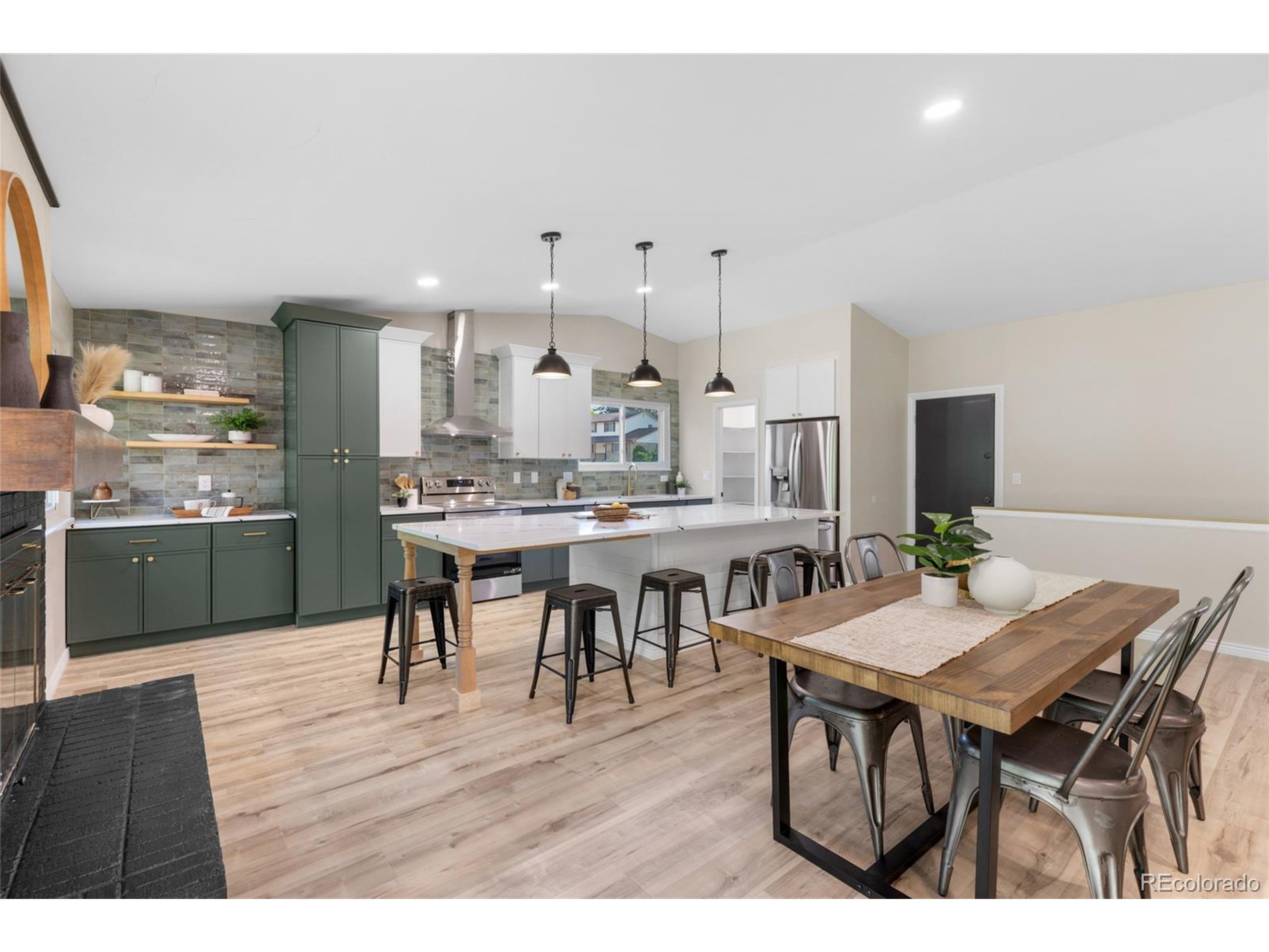 8195 Field Ct