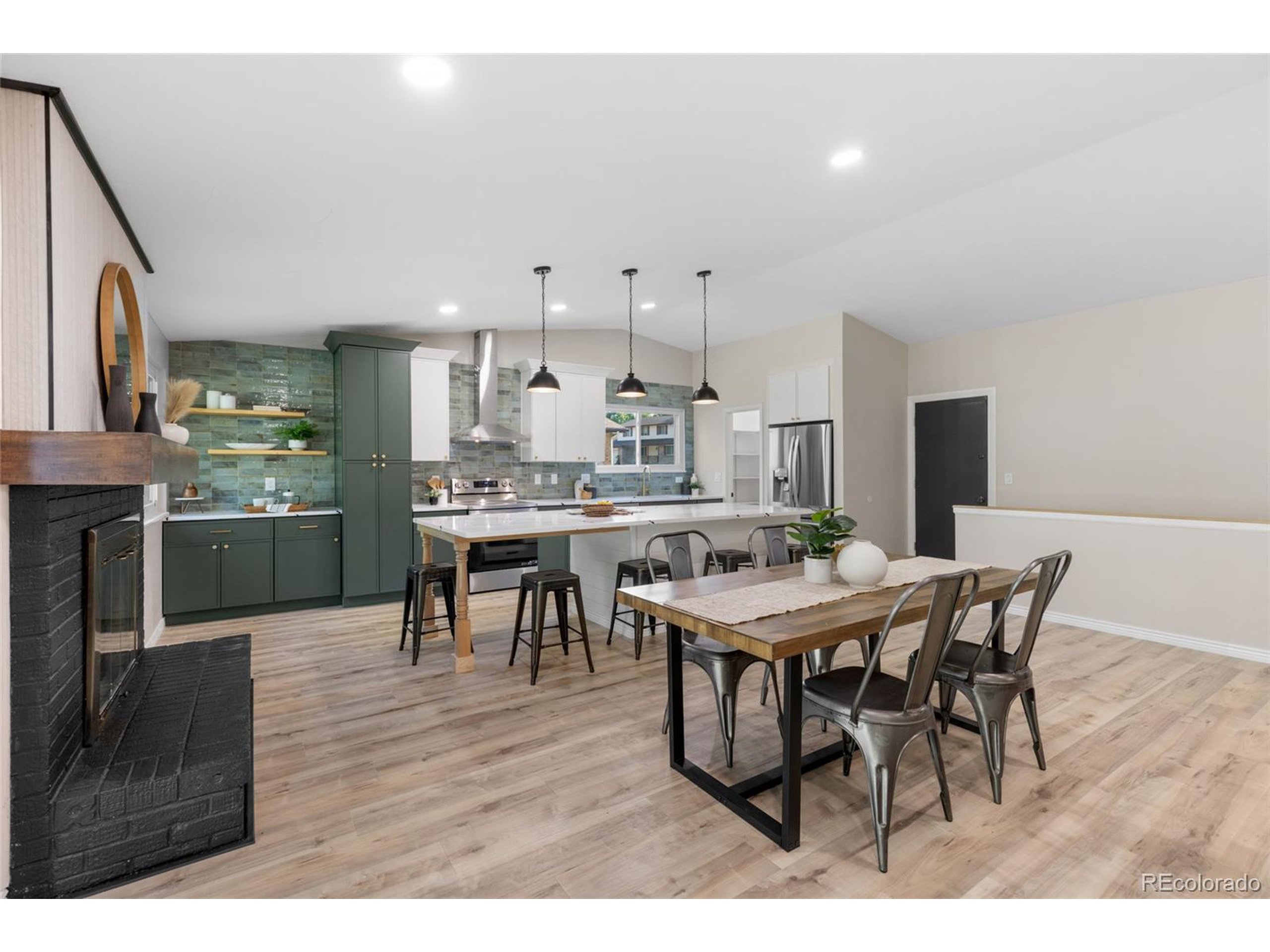 8195 Field Ct