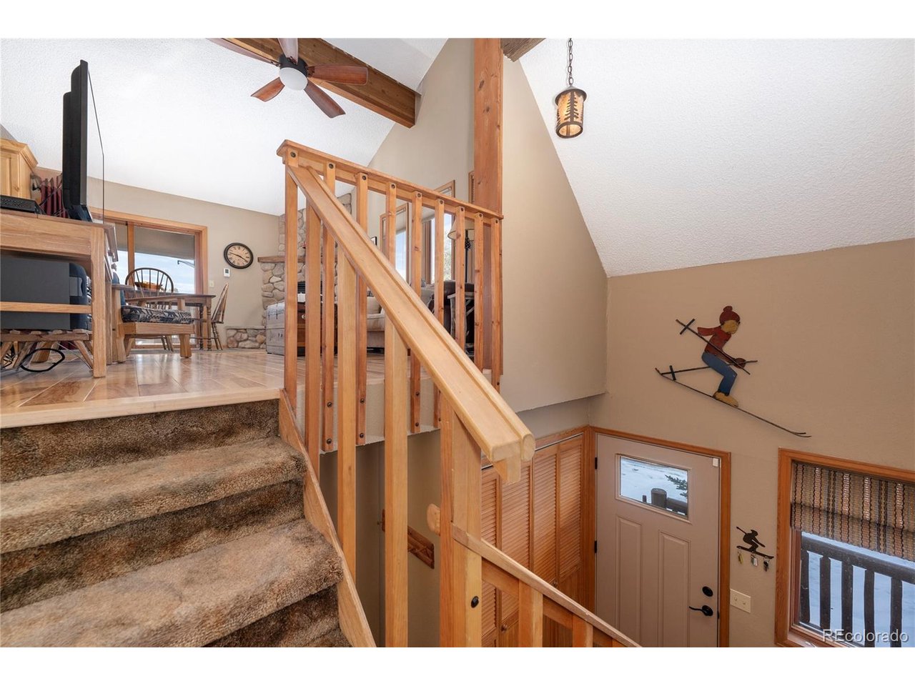 830 Ermine Ln