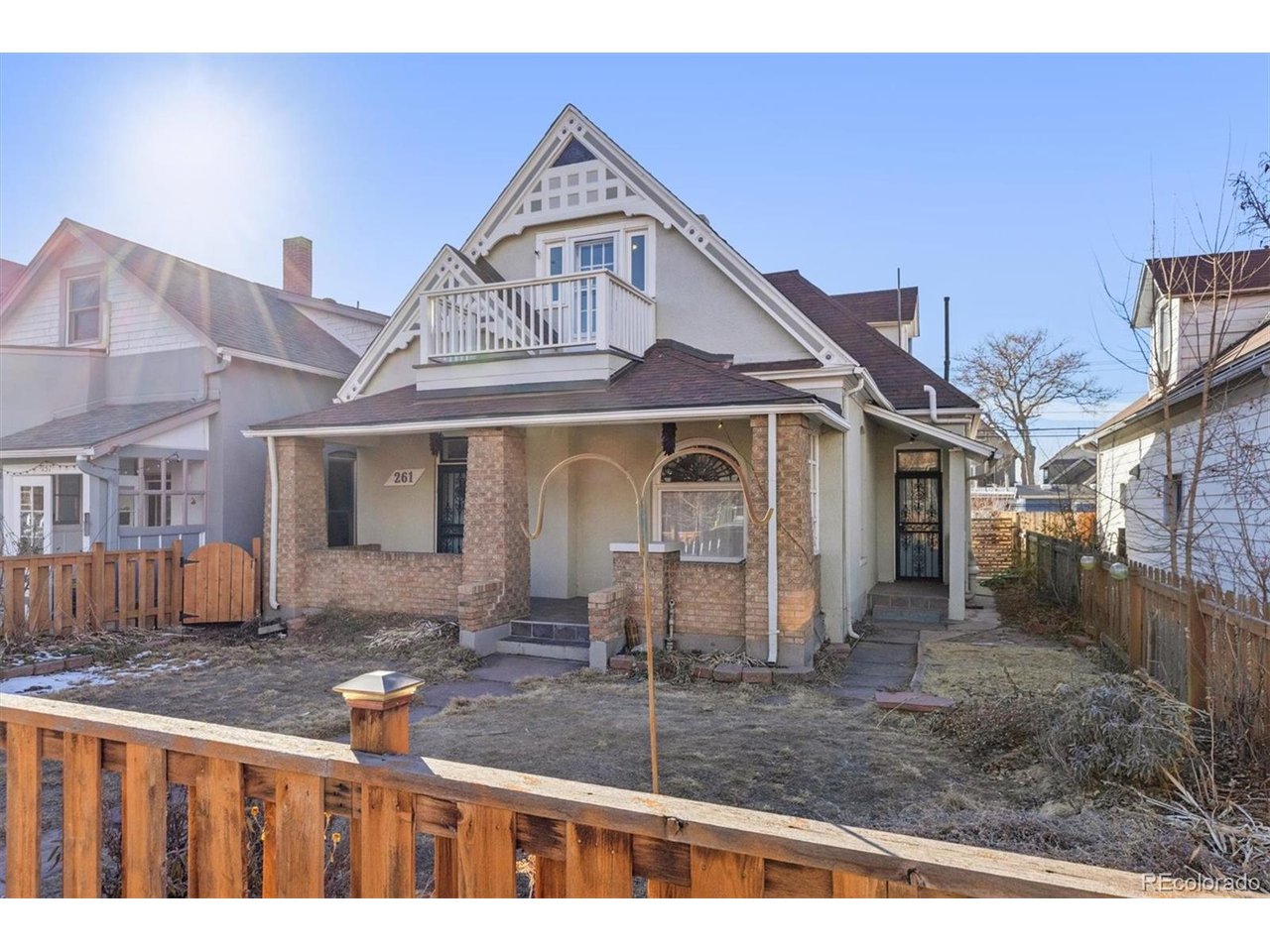261 Fox St