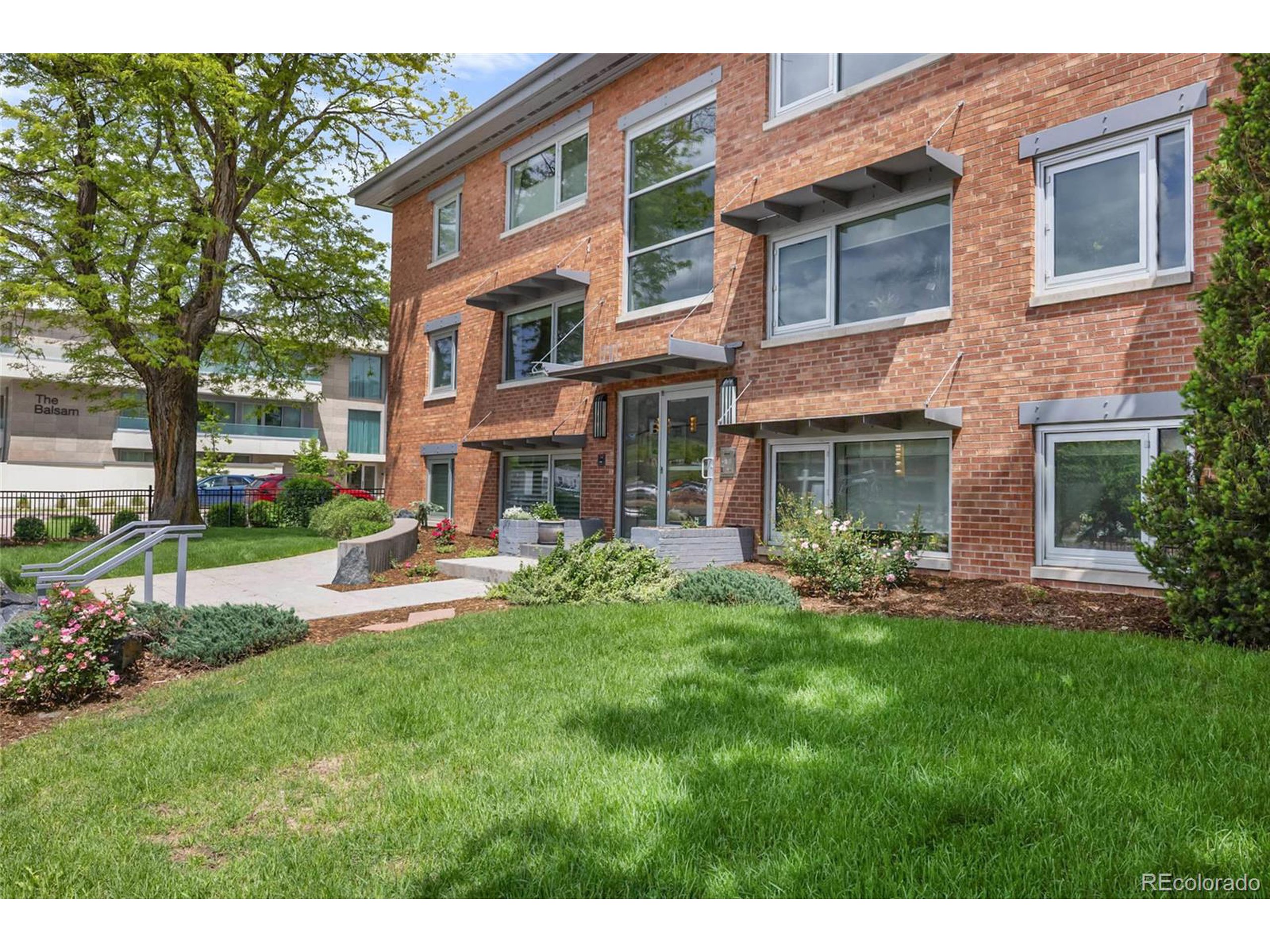 1201 Balsam Ave 201