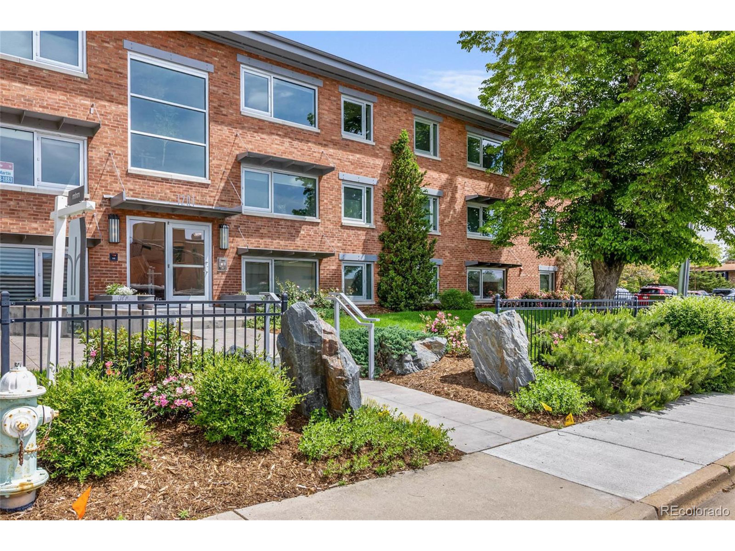 1201 Balsam Ave 201