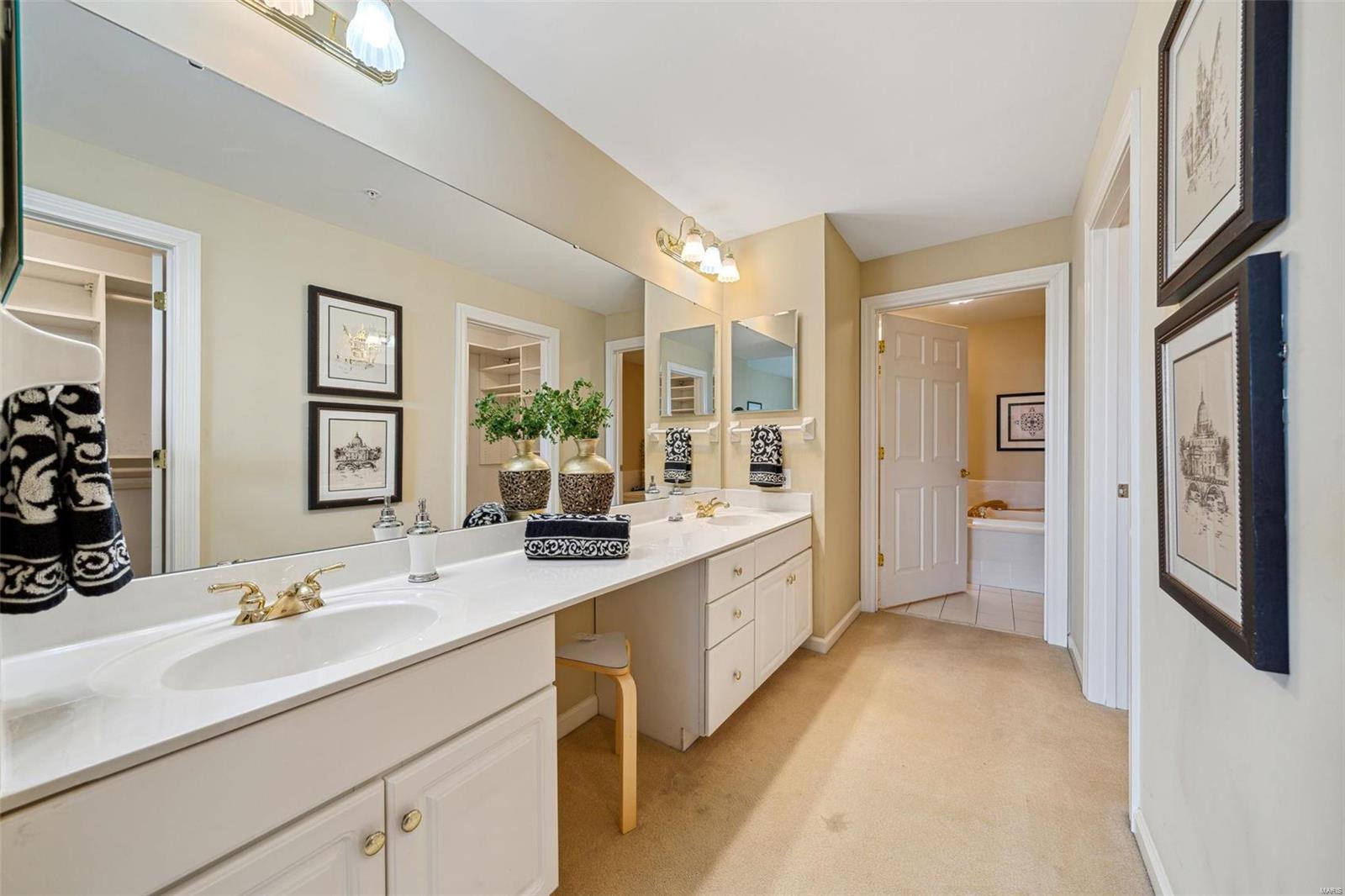 750 S Hanley Road Unit: 62