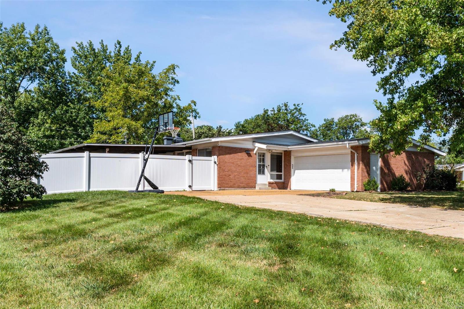 819 Westwood Drive