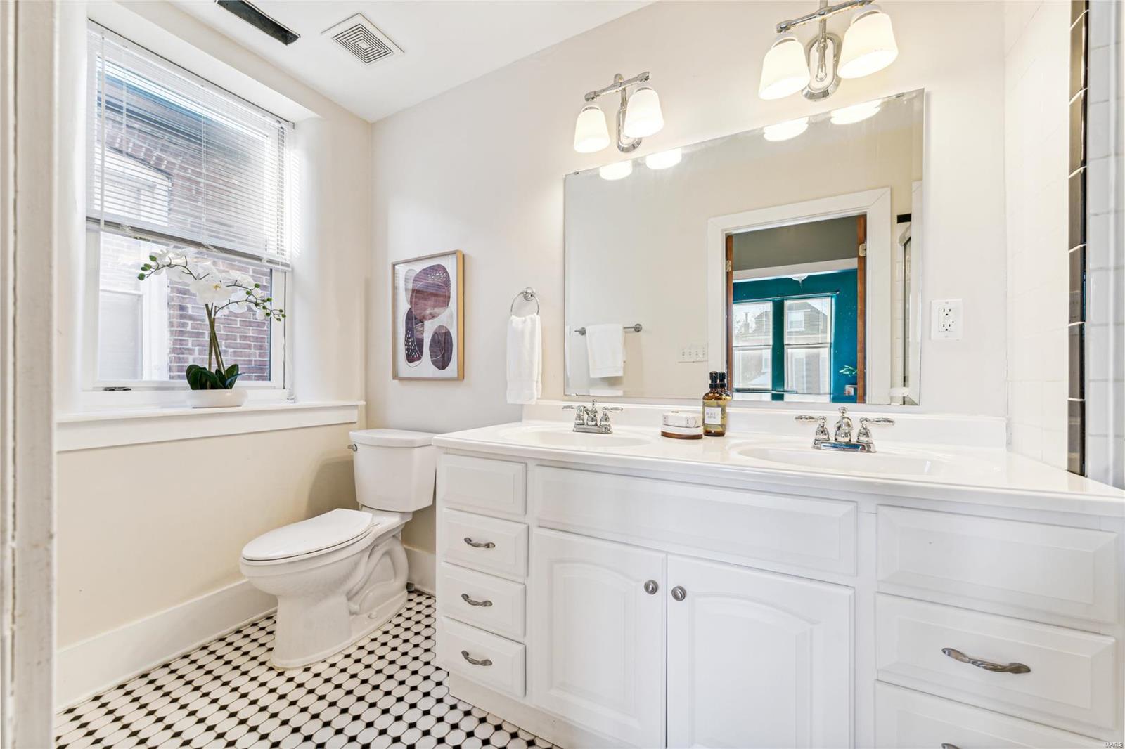 4133 Russell Blvd Unit: B