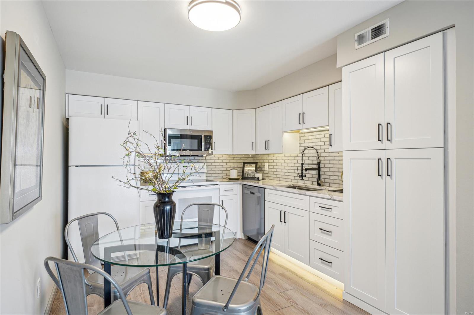 667 S Kirkwood Road Unit: 203