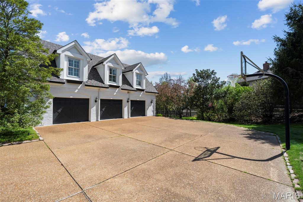 13456 Thornhill Drive