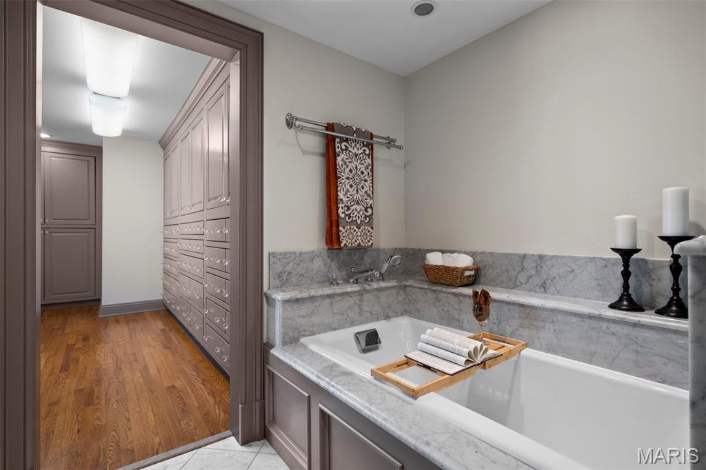 13456 Thornhill Drive