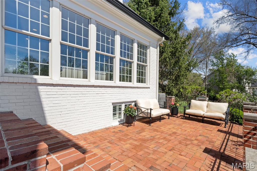 13456 Thornhill Drive