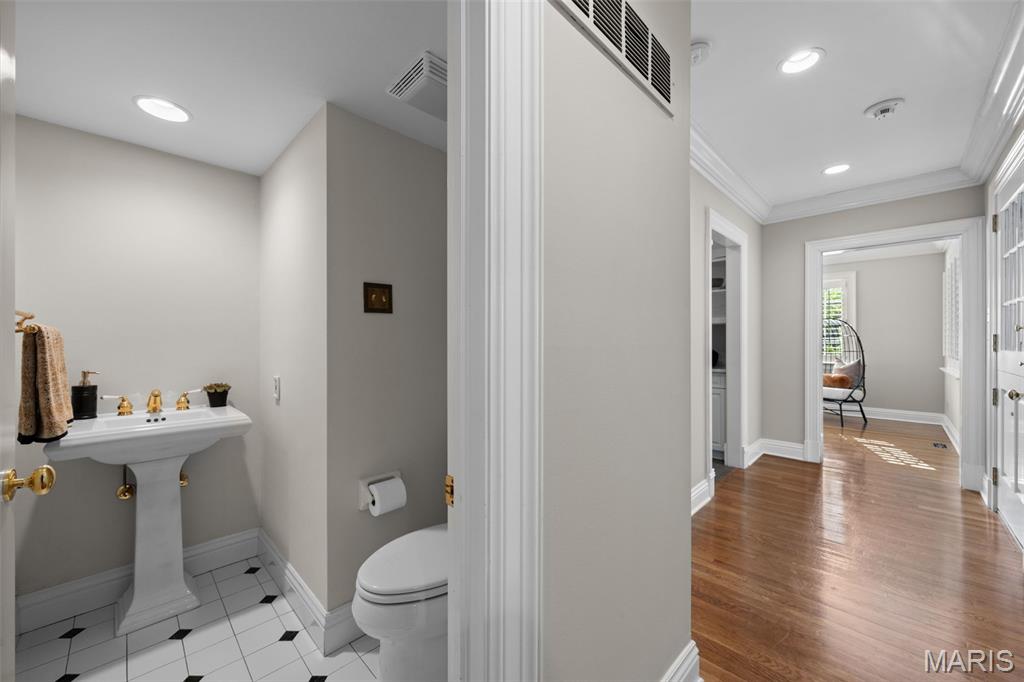 13456 Thornhill Drive