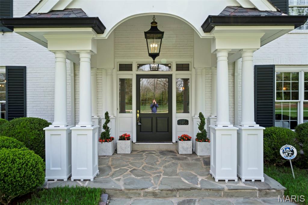 13456 Thornhill Drive