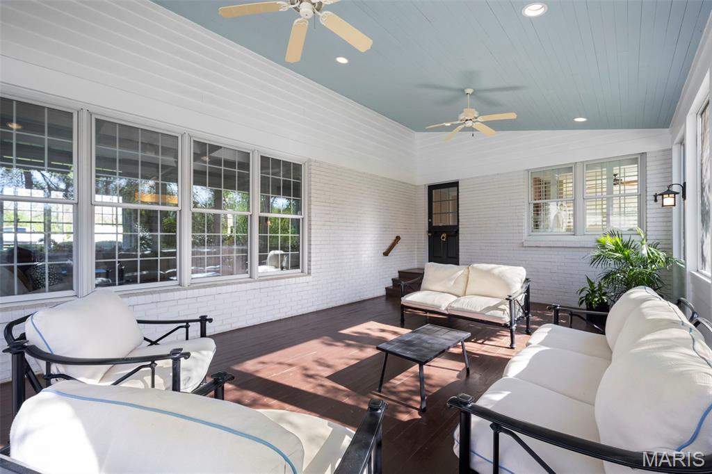 13456 Thornhill Drive