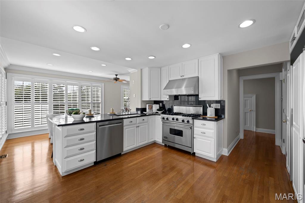 13456 Thornhill Drive