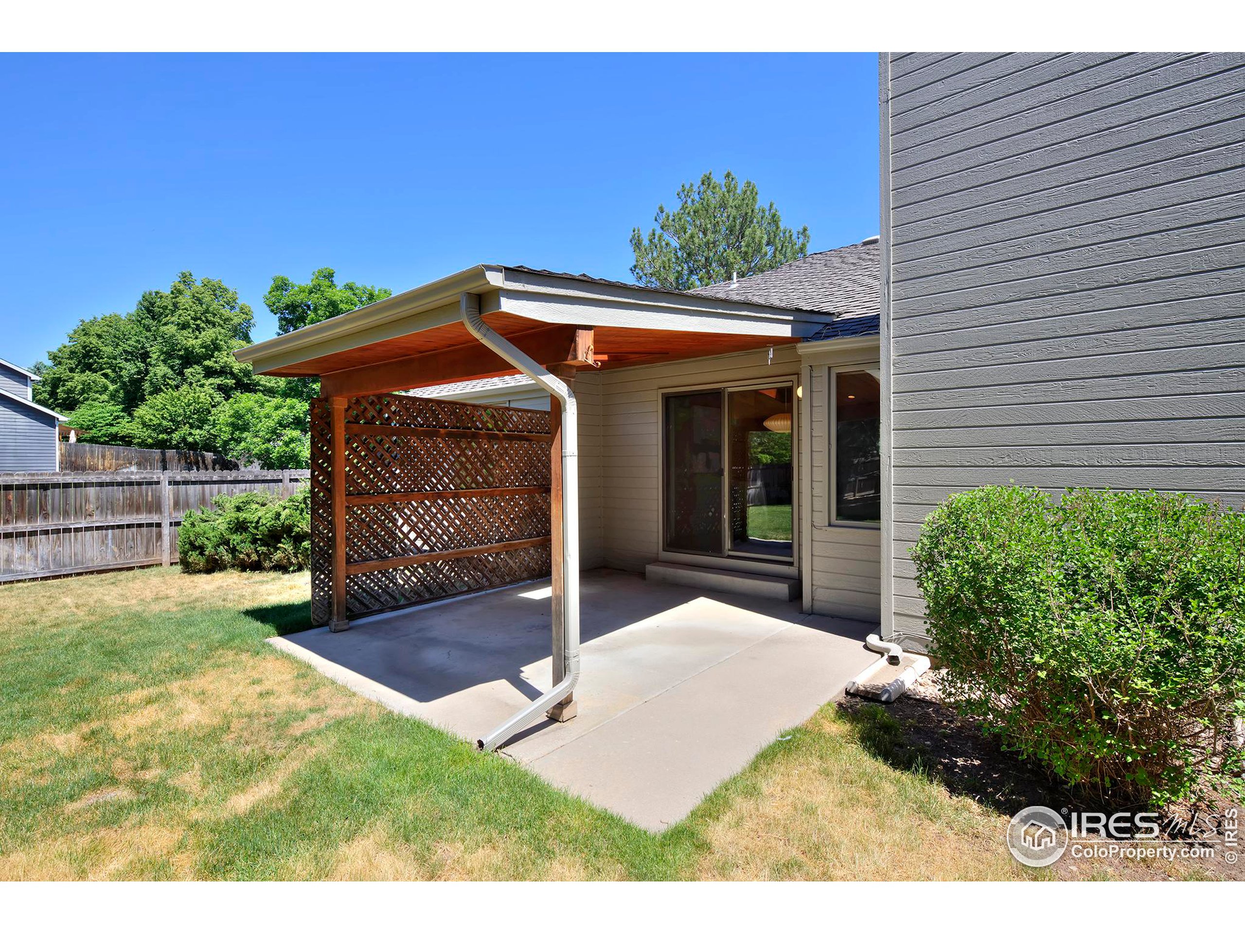 2839 Garrett Dr
