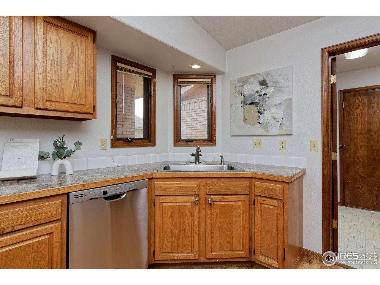 1531 W Swallow Rd 26