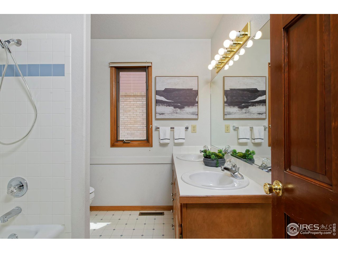 1531 W Swallow Rd 26