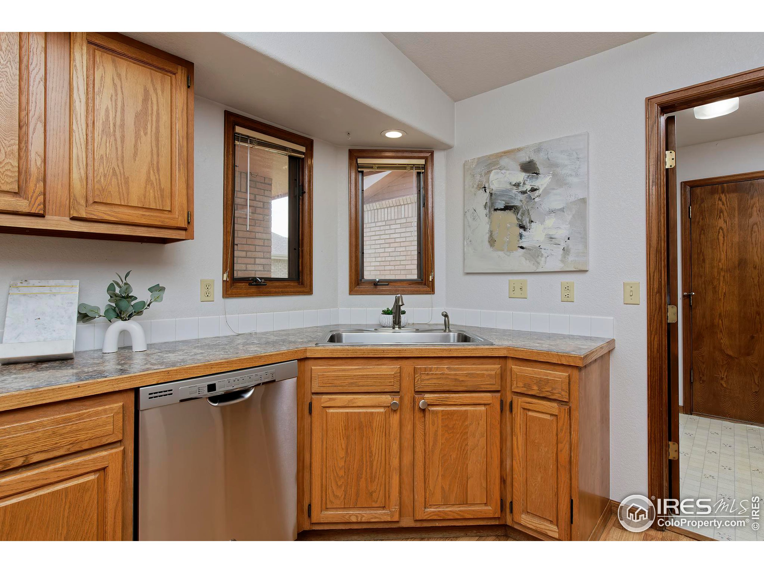 1531 W Swallow Rd 26