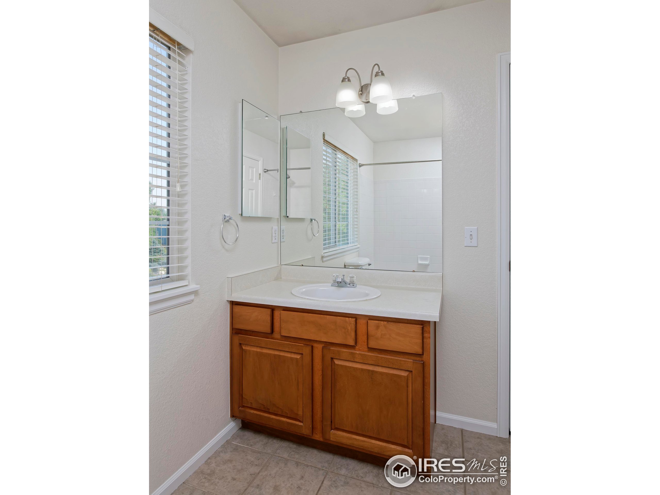 1926 Clark Ct