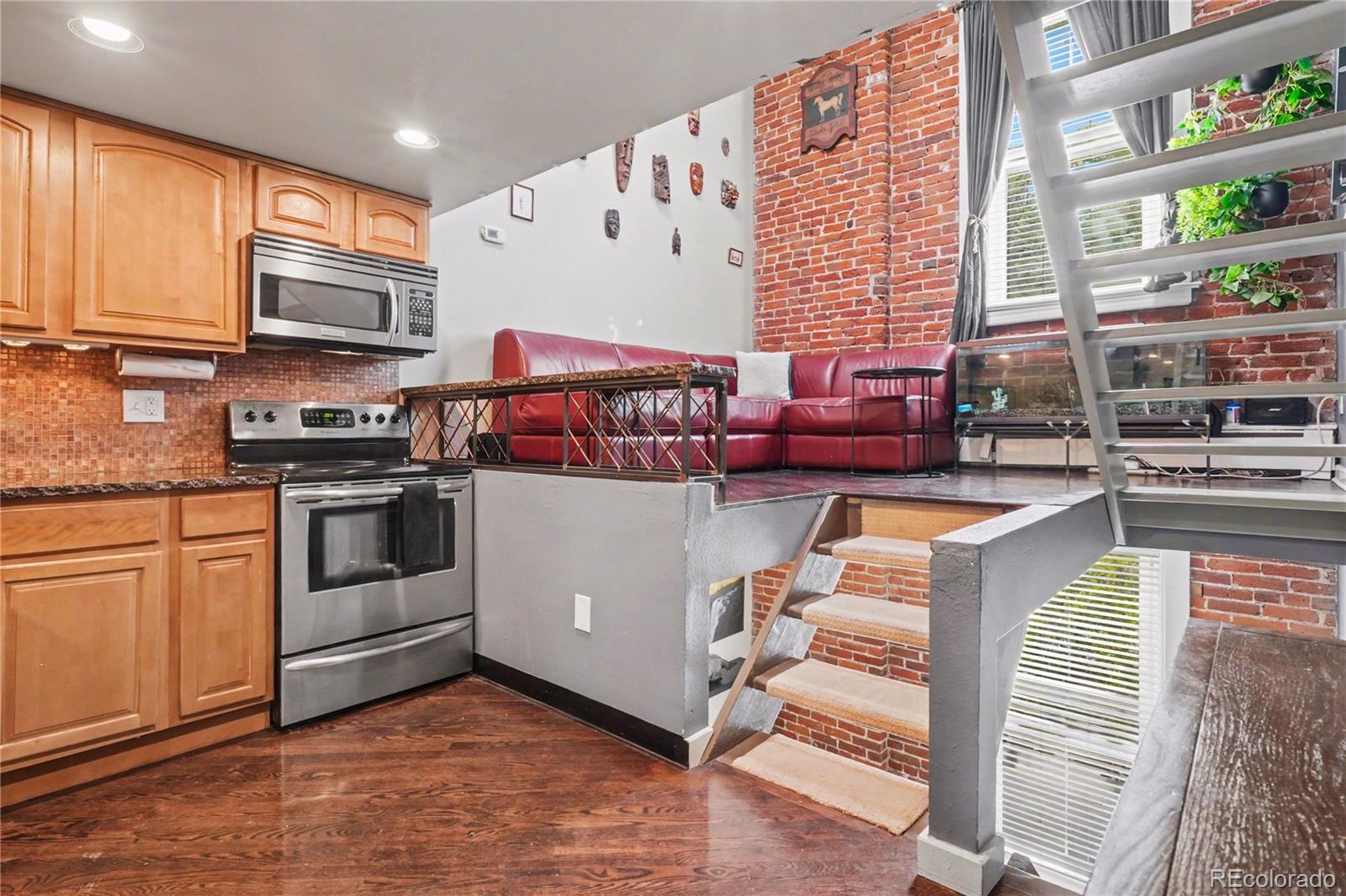 2193 Arapahoe Street Unit: 14