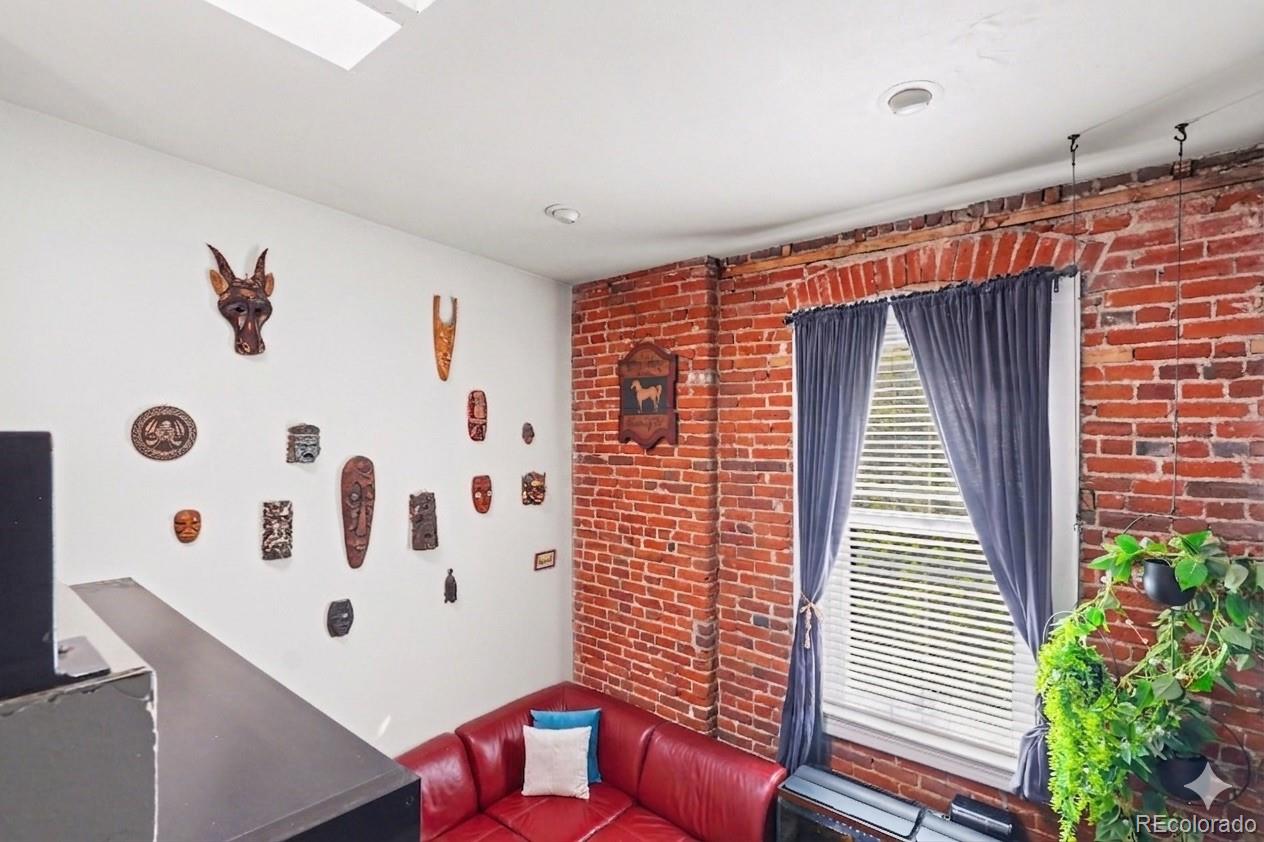 2193 Arapahoe Street Unit: 14