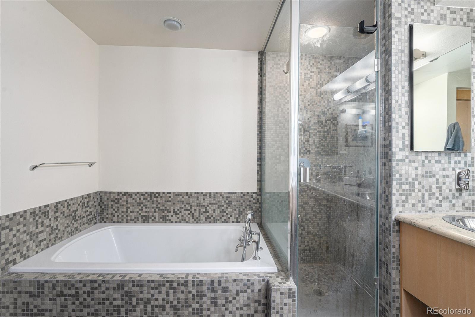 1401 Wewatta Street Unit: 413