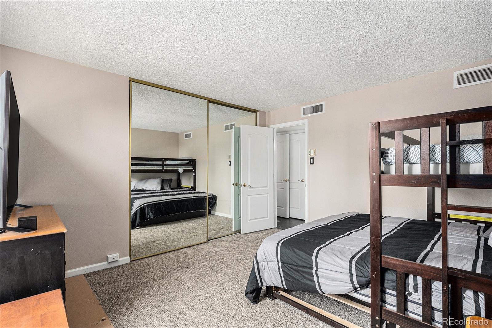 1020 15th Street Unit: 9G