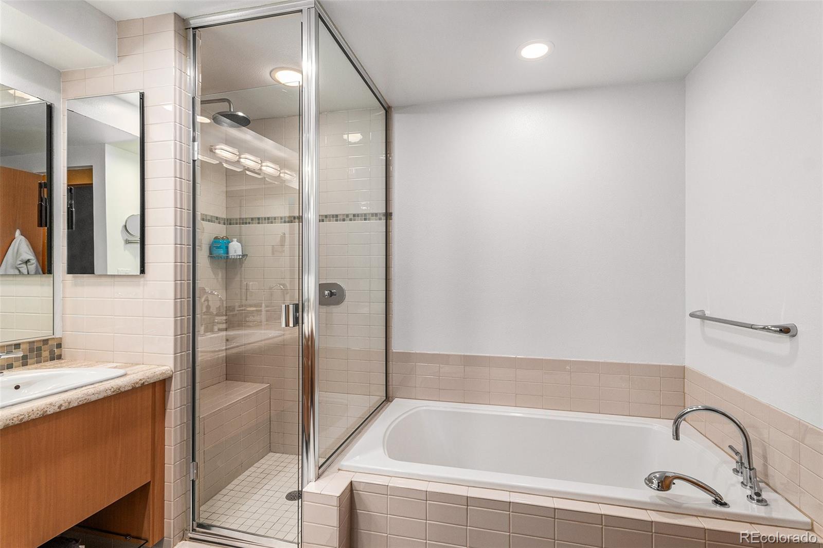 1401 Wewatta Street Unit: 911