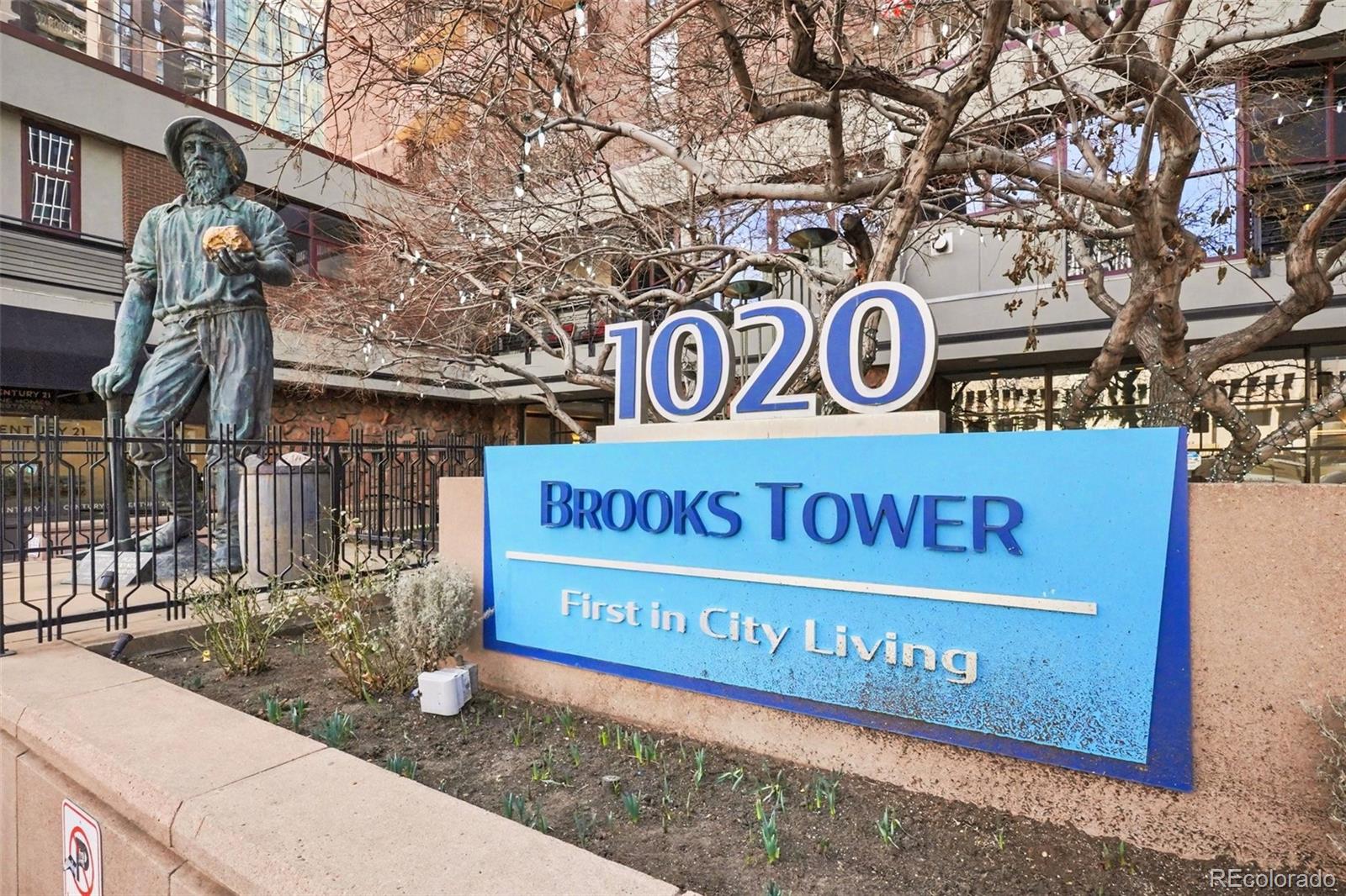 1020 15th Street Unit: 32L