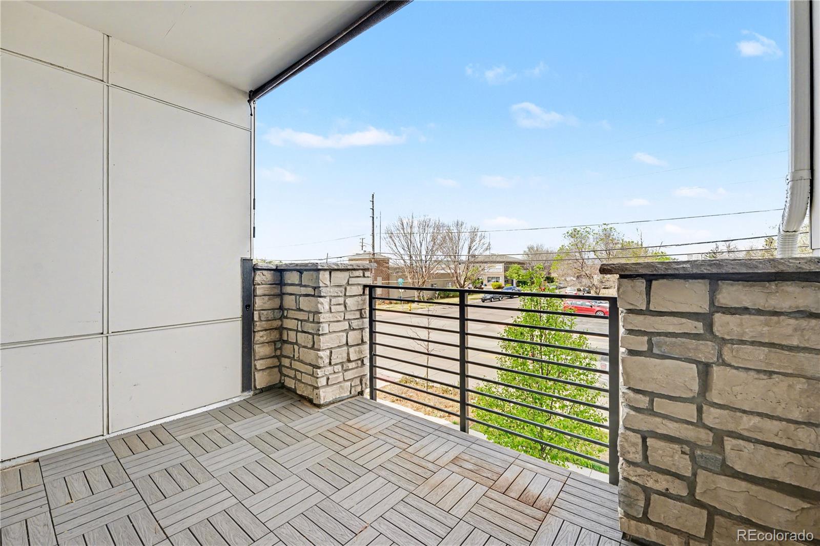 1976 S Holly Street Unit: 2