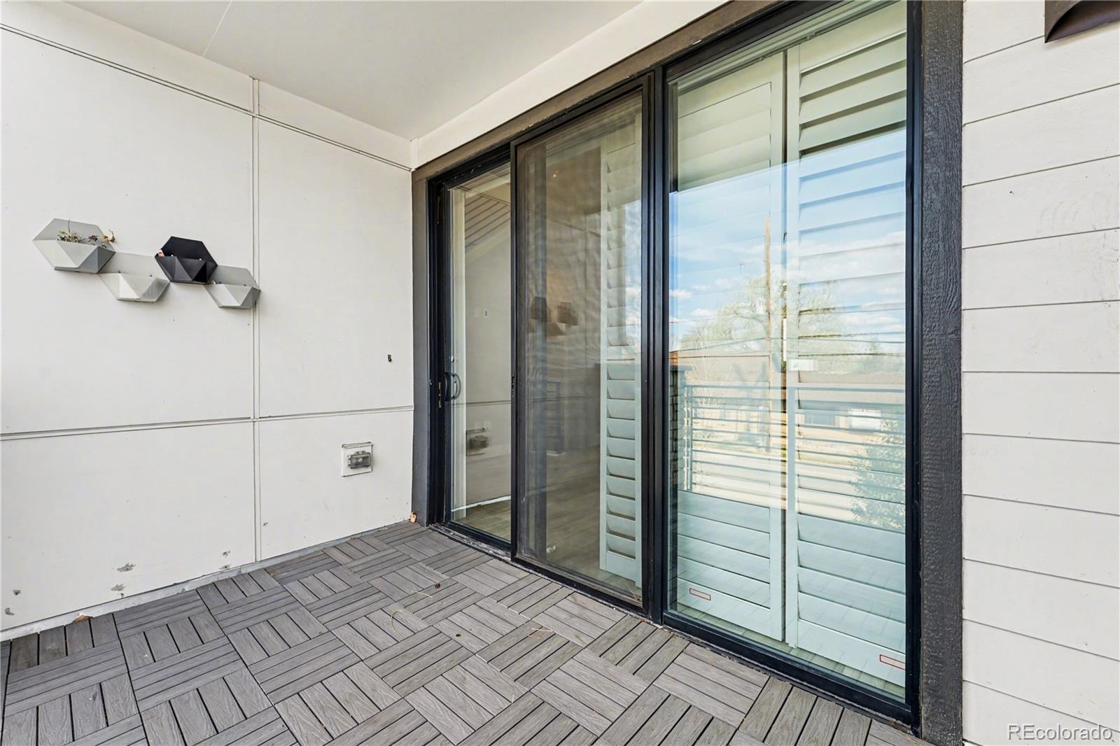 1976 S Holly Street Unit: 2