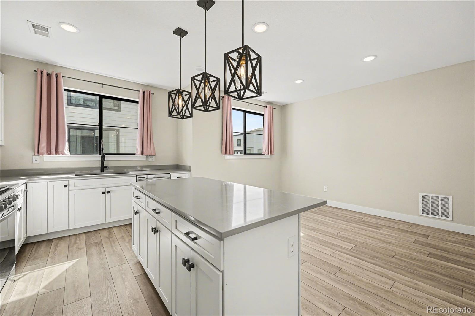 1976 S Holly Street Unit: 2