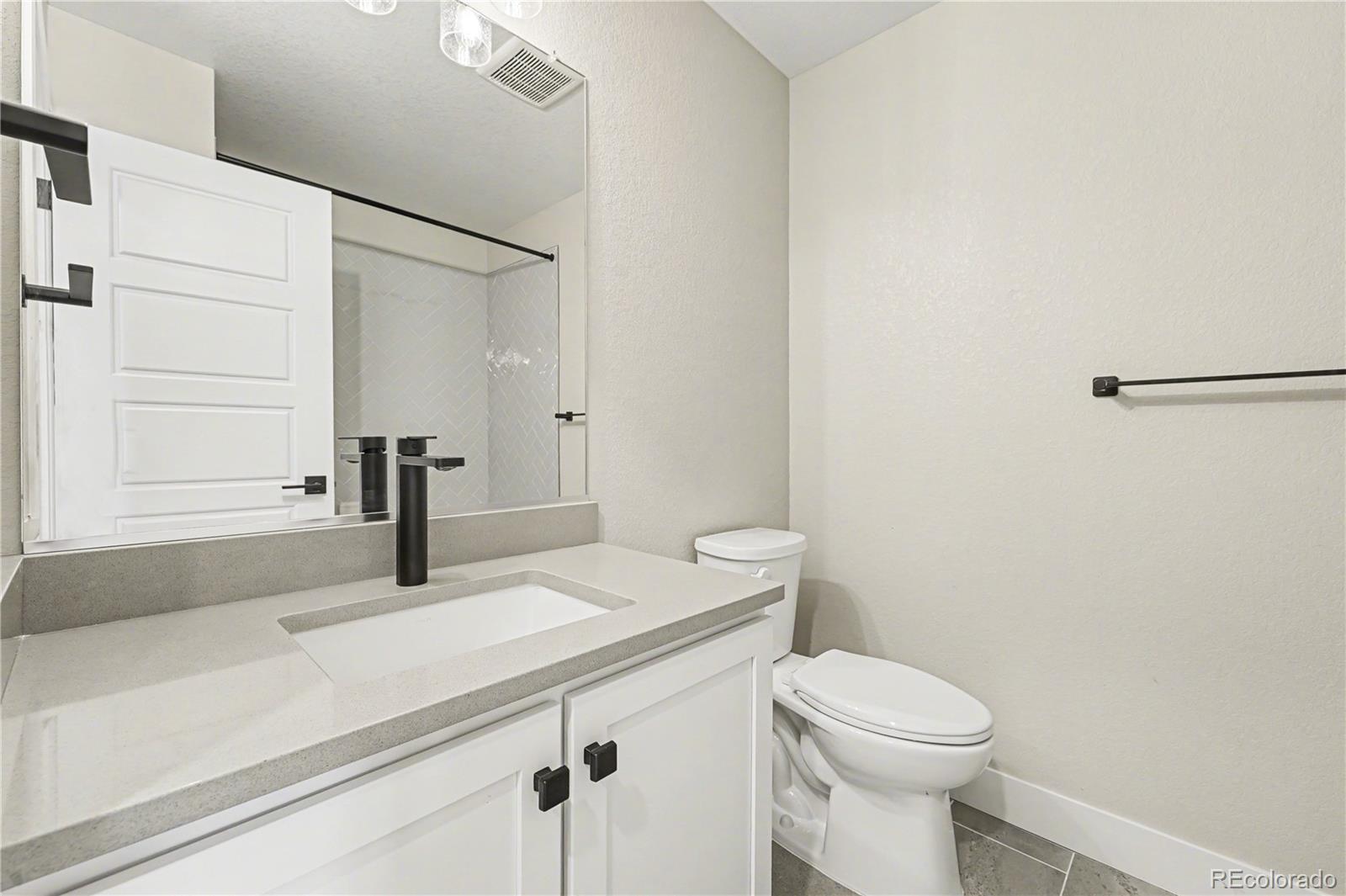 1976 S Holly Street Unit: 2