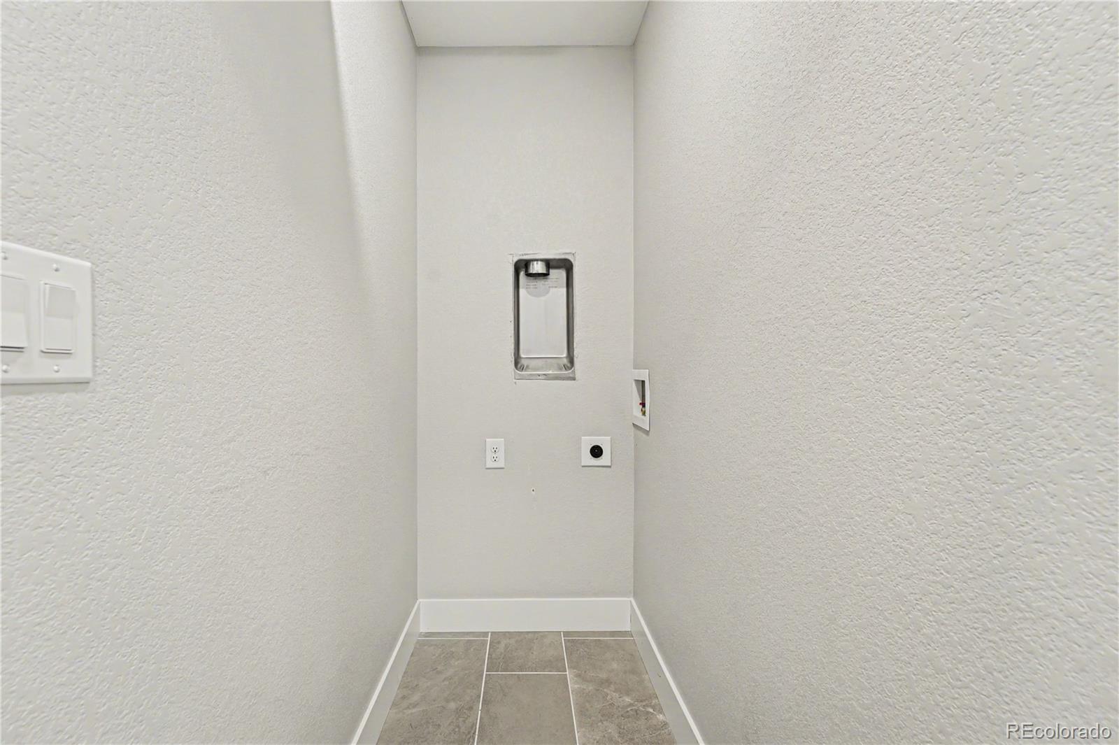 1976 S Holly Street Unit: 2