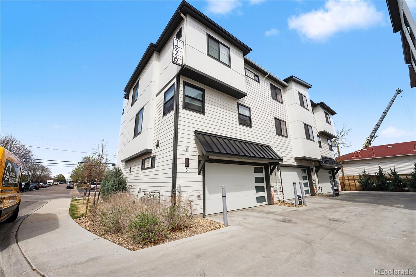 1976 S Holly Street Unit: 2