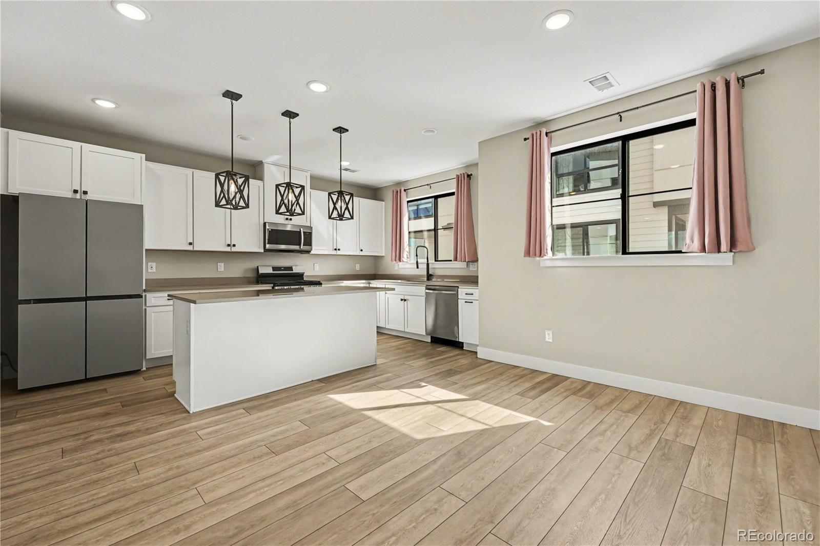 1976 S Holly Street Unit: 2