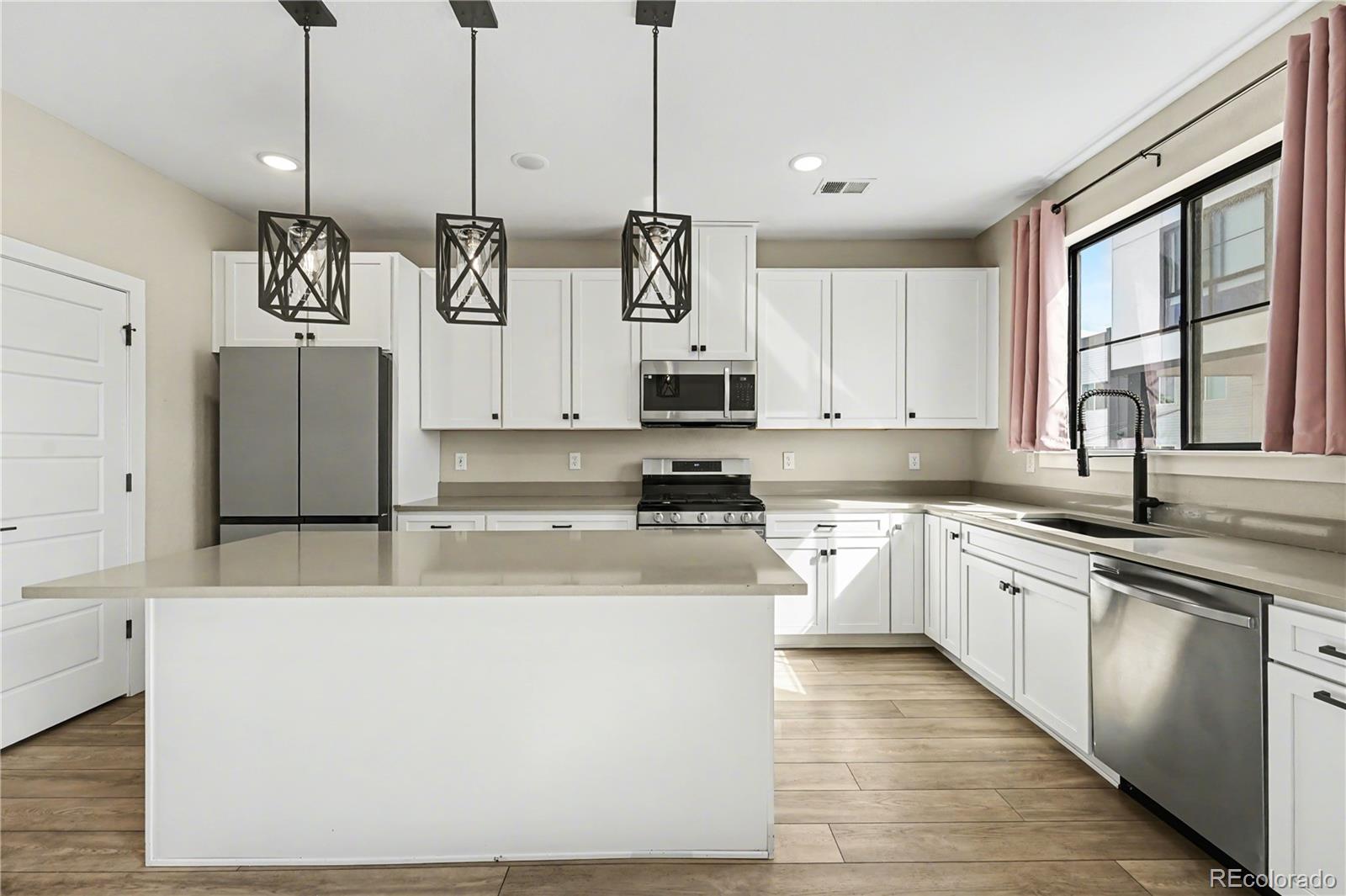 1976 S Holly Street Unit: 2