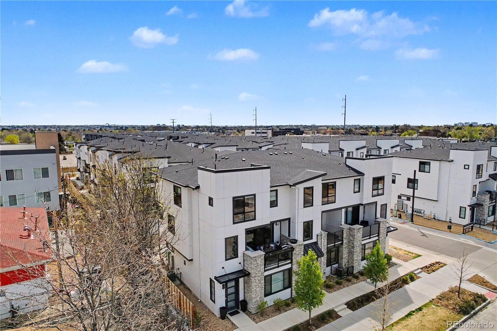 1976 S Holly Street Unit: 2