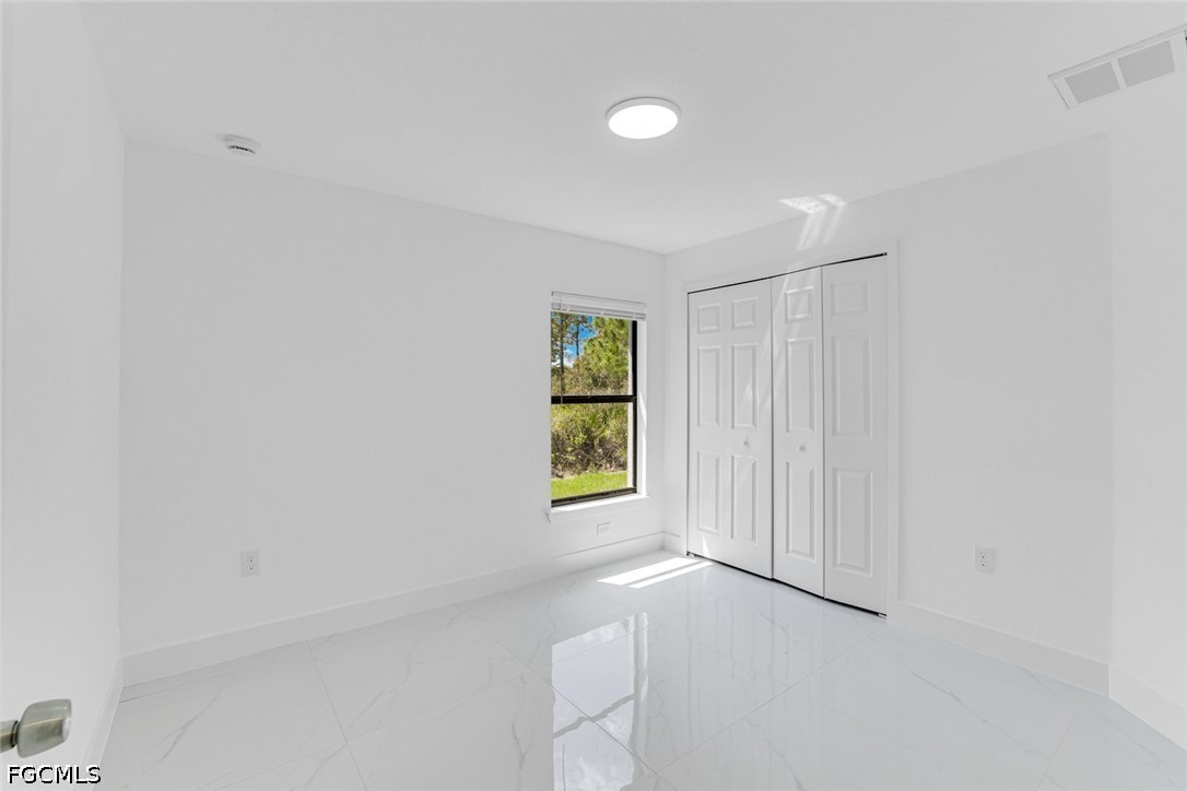 1207 Desoto AVE